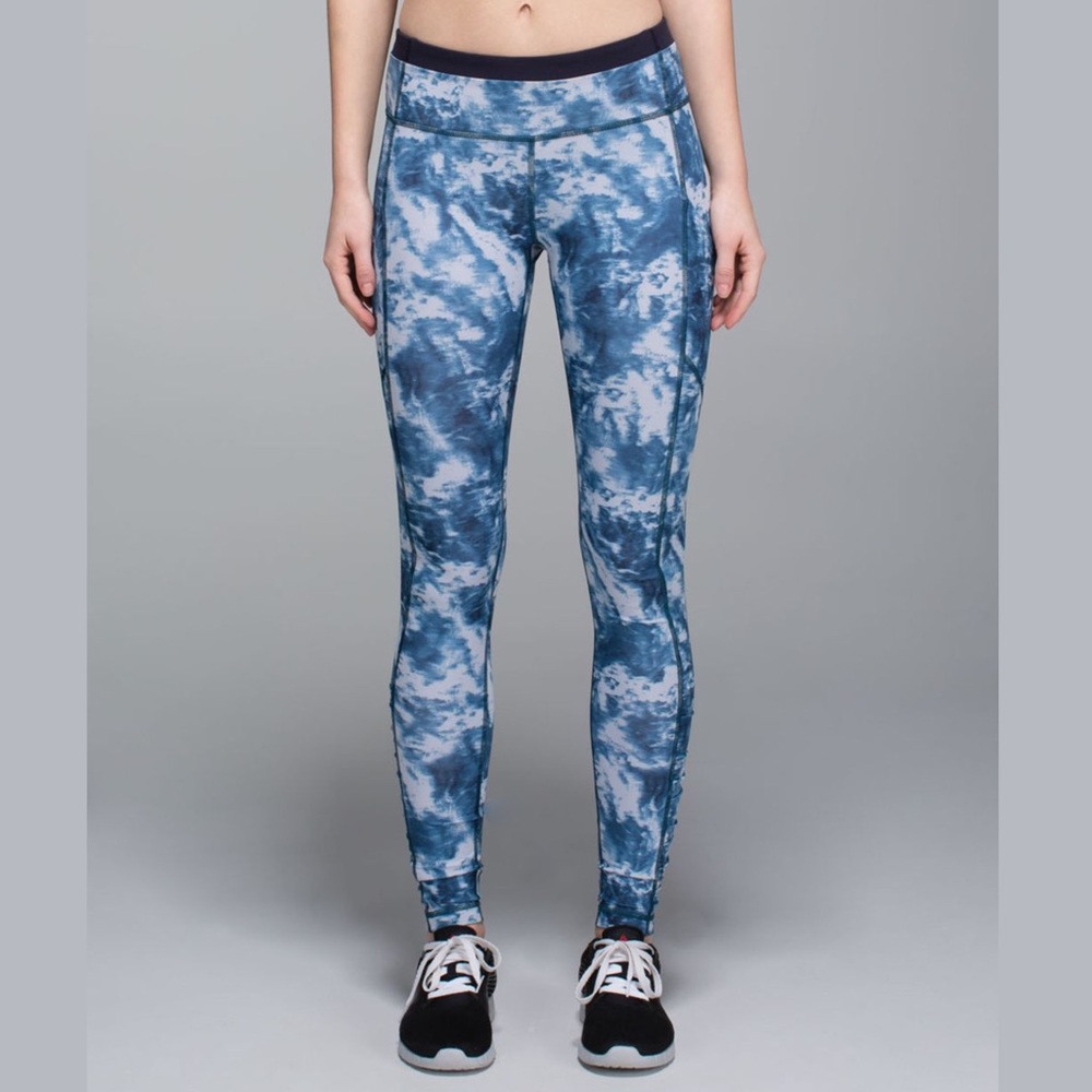 Lululemon Speed Tight III Full-On Luxtreme blue Size 6